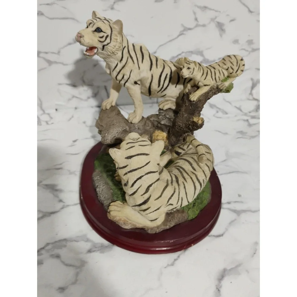 Montefiori White Bengal Tigers~4 , Resin W Wooden Base Collectible Safari Wild
